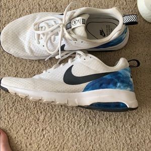 Barely worn, Nike air sneakers